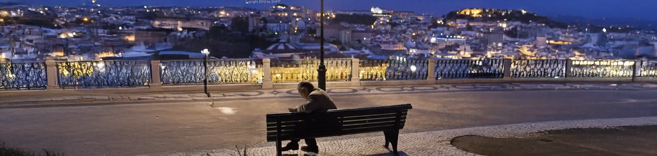 Lizbon'a Gece Treni Konusu