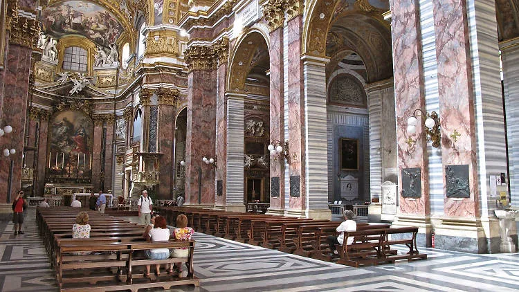San Carlo alle Quattro Fontane (Dört Çeşmeli Aziz Charles) kilisesi , aynı zamanda San Carlino olarak da bilinir,
