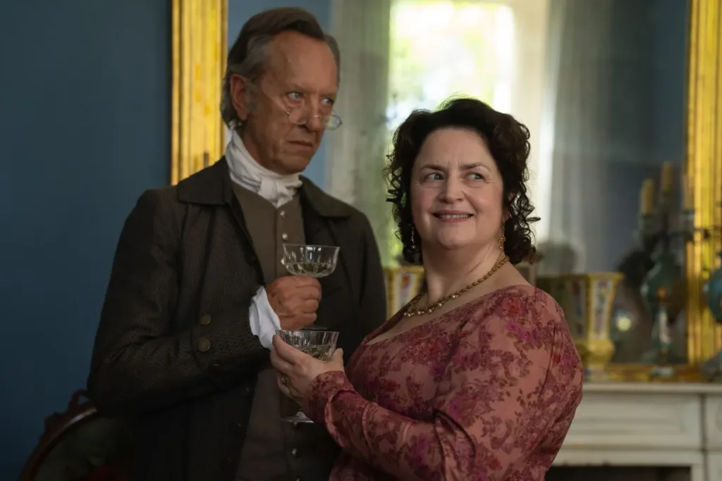 Yeni dizide Richard E Grant Bay Bennet'i, Ruth Jones ise Bayan Bennet'i canlandırıyor. Görsel:BBC