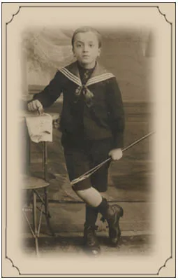 Çocukluk yıllarında Bahriyeli Necip Fazıl Kısakürek, 1916.