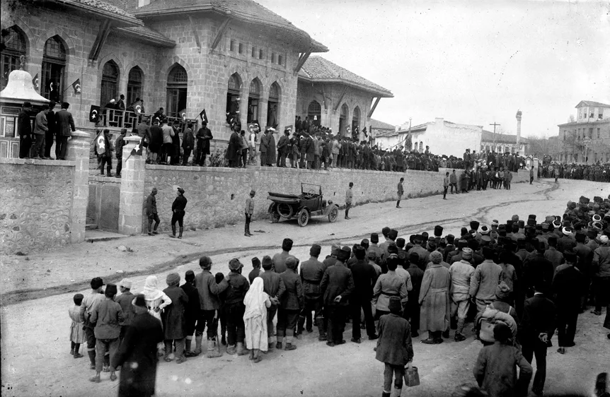 Türkiye Büyük Millet Meclisi, Ankara (1920) / Wikipedia.org