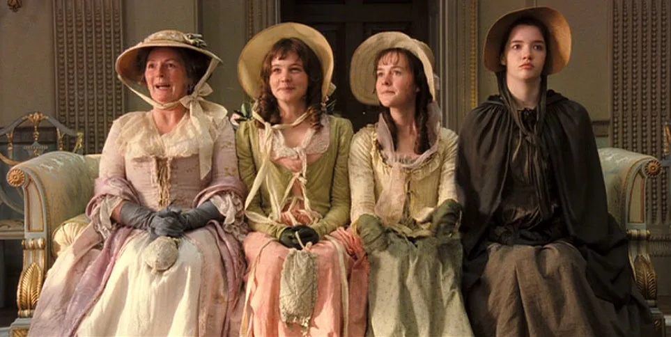 2005 yılında yayınlan Gurur ve Önyargı uyarlamasında kardeşleri ve Mary Bennet.