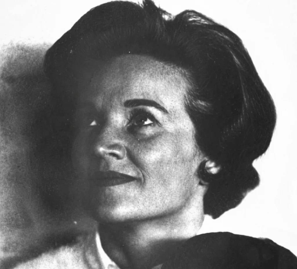 Eleanor Coerr (29 Mayıs 1922 – 22 Kasım 2010)
